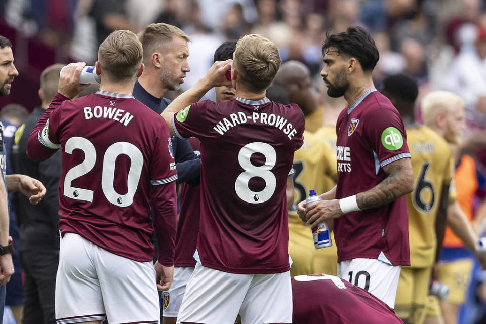 铜梁龙官方：下赛季球衣为主红客白，欢迎球迷投票27赛季球衣