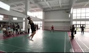 “老大，Gigi，我每天都在想念你们！” —— 凯里·欧文