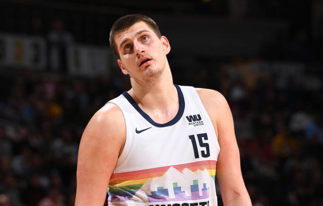 一个明显短 一个明显短